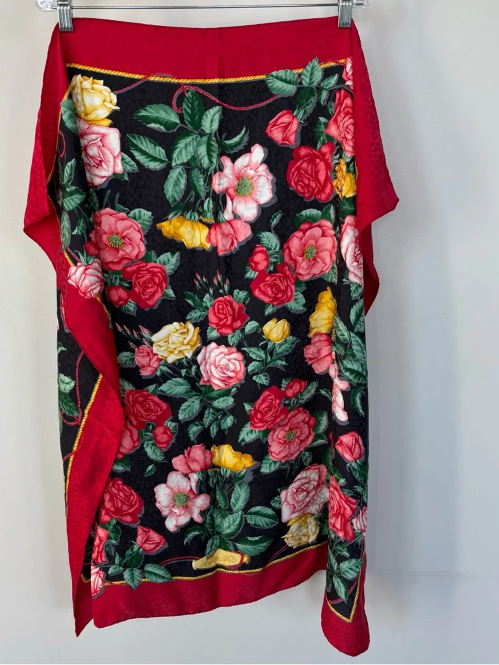 Large Floral Scarf‎